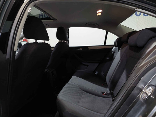 Imagen 12 de 15 de Volkswagen Jetta 2017 4p Comfortline L5/2.5 Man