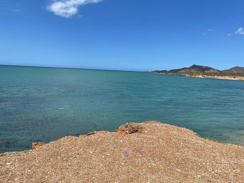 Terreno A La Orilla Del Mar En Taguantar Con Vista Unica A La Peninsula De Macanao.