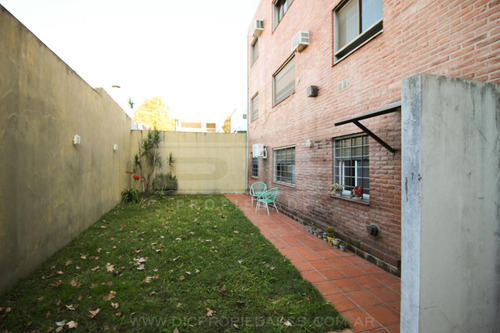Departamento 3 Ambientes Con Balcon. Prox A Av Centenario