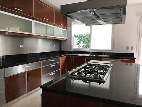 Imagen 25 de 30 de Espectacular Casa !!! De Gran Categoria En Castores Alquiler/venta