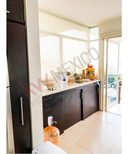 ¡encantadora Casa En Venta Con Amplio Jardín Y Excelente Vista Al Lago En Lomas De Gran Ja...
