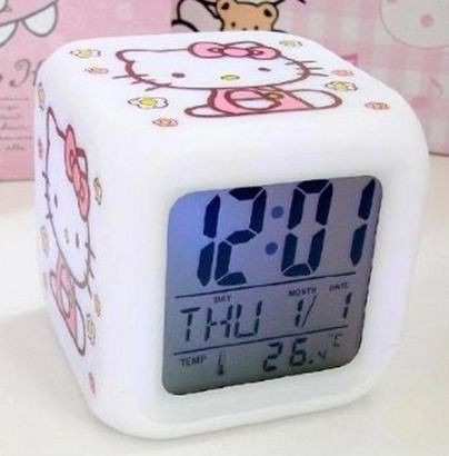 Reloj Despertador Hello Kitty Cubo Color