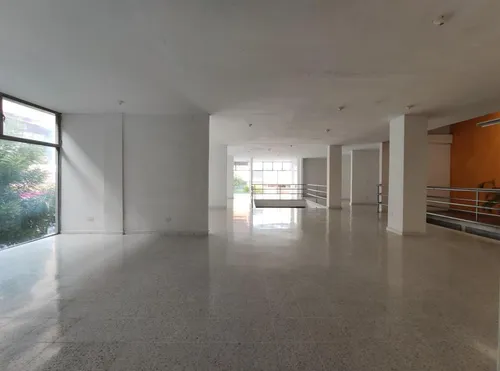 Local En Arriendo En Centro. Cod A24591
