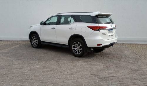 Imagen 10 de 14 de Toyota 2016 Hilux Sw4 Tdi Srx At L/16