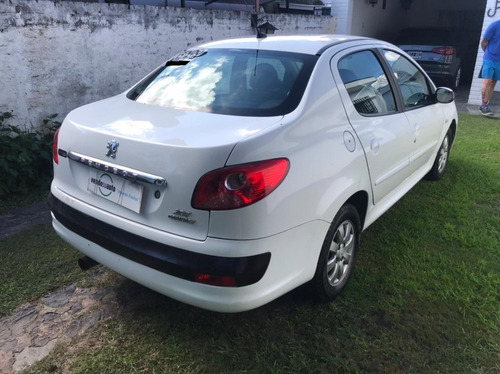 Peugeot 207 Xs Compact 1.4n 4 Ptas. Mt / Nafta / 2010