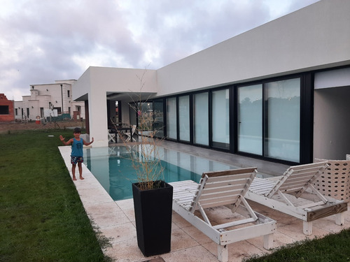 Imagen 8 de 30 de Alquiler Casa Rumenco Joven 4 Dormitorios Con Piscina Climatizada