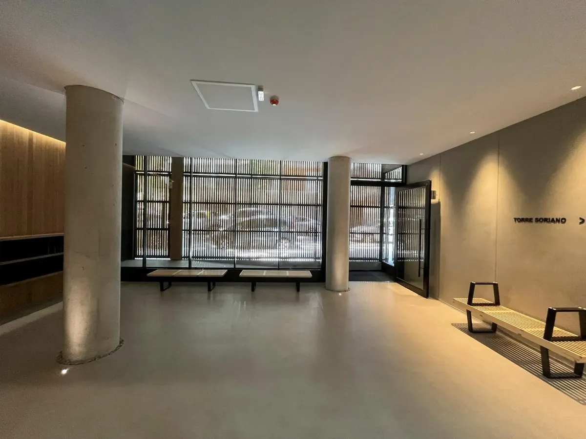 Alquiler En El Centro De 1 Dormitorio, Edificio Moderno, Balcon Amplio, Seguridad 24hs, Lavanderia, Gym, Etc · Foto 2