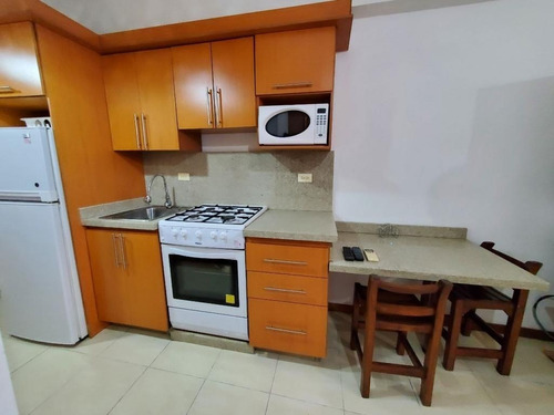 Imagen 3 de 9 de Apartamento Mono Ambiente En Alquiler Por Dias Totalmente Amoblado Y Equipado En La Trigaleña Valencia Carabobo