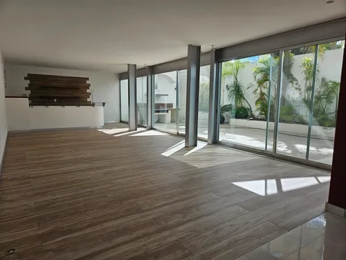 Casa En Venta A Un Paso De Vista Real, Colinas Del Bosque