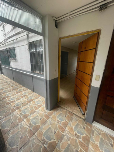 Apto Com 2 Dorm E 1 Banheiro!
