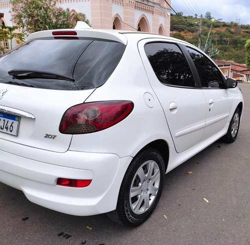Imagem 6 de 11 de Peugeot 207