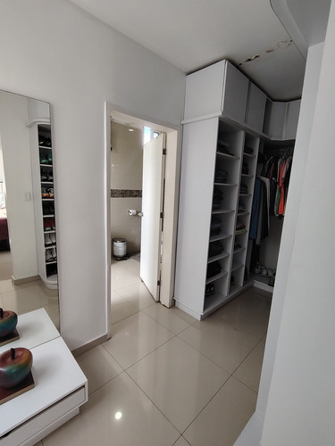 Moderna Casa En El Manzano, Emss