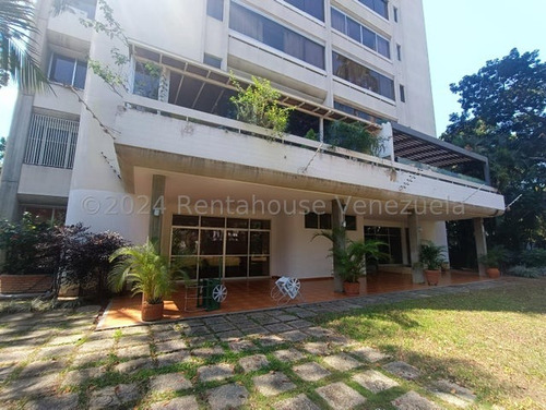 Se Ofrece En Alquiler Un Exclusivo Apartamento Ubicado En La Prestigiosa Zona De Altamira #24-19248