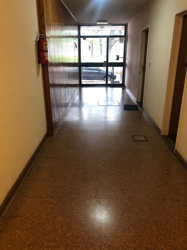 Imagen 2 de 16 de Muy Amplio Departamento.bajas Expensas