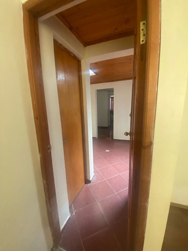 Casa Con Estacionamiento En Cauquenes, Maule