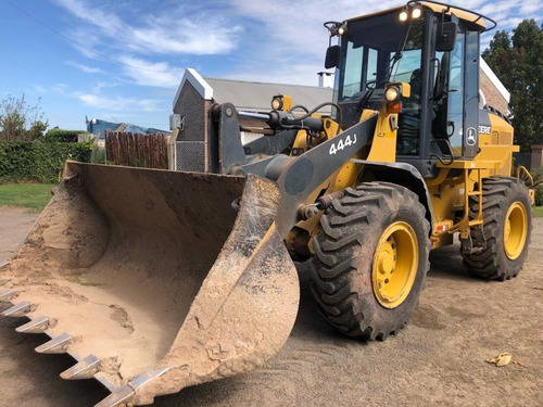 John Deere 444 J