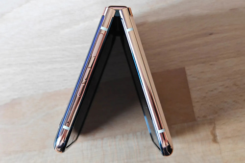 Motorola Razr 40 Ultra Peach Fuzz - Na Garantia (Usado)
