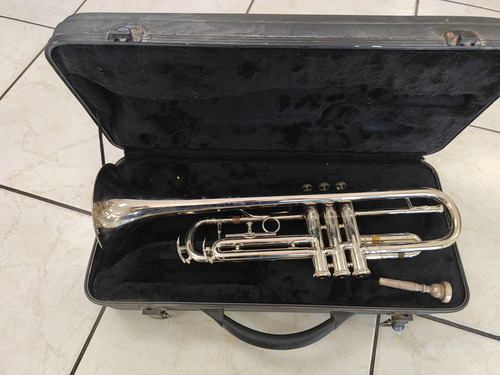 Trompeta Rossetti Con Estuche Plateado (Usado)