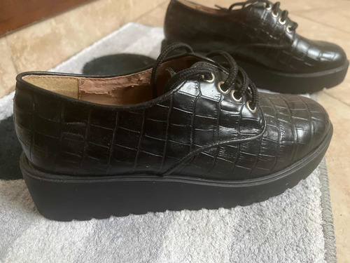 Zapatos Negros Acordonados Con Plataforma