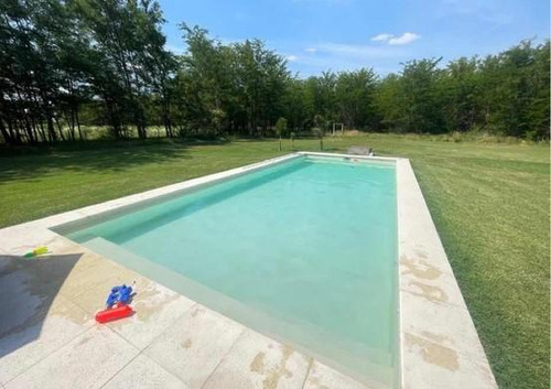 Casa En Venta - 3 Dormitorios 3 Baños - 258mts2 -terreno 10,600- Monte