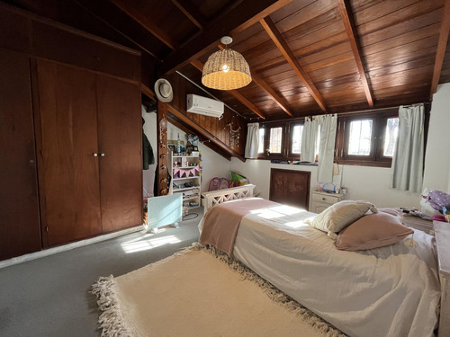 Apto Crédito - Casa En Venta - 5 Amplios Ambientes - San Isidro