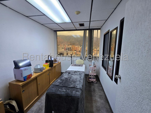 Mb Comercial (local Comercial) En Venta En Los Cortijos De Lourdes, Distrito Metropolitano