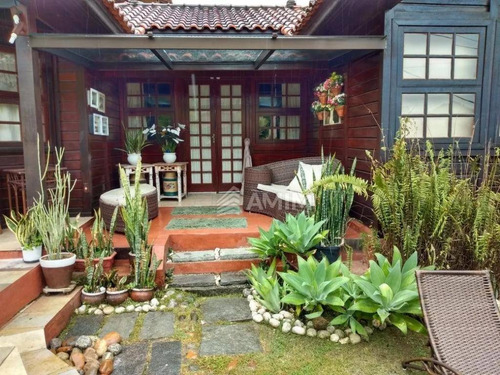 Imagem 1 de 14 de Casa Com 3 Dormitórios À Venda, 400 M² Por R$ 620.000,00 - Pendotiba - Niterói/rj - Ca0821