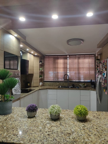 Imagen 8 de 14 de Excelente Tonwhouse Conj Res Los Eucaliptos. Llano Alto Carr