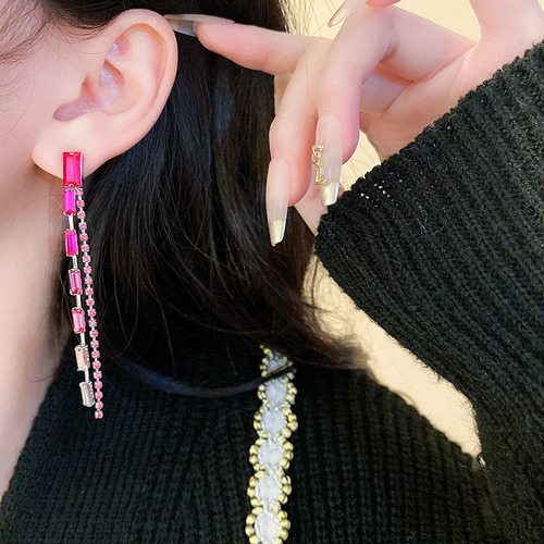 Pendientes Cuadrados De Diamantes Con Tachuelas En Forma De