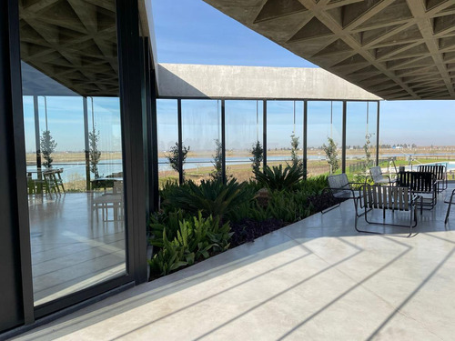 Venta Terreno De 800m2 Con Orientación En El Fondo Norte En Barrio Vida