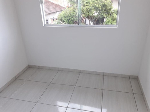 Imagem 10 de 15 de Casa - Padrão, Para Venda Em Joinville/sc - V531
