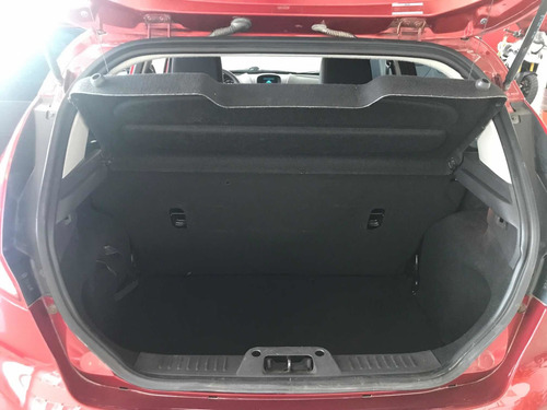Imagen 11 de 15 de Ford Fiesta Kinetic Design 2014 1.6 Sedan S Plus 120cv