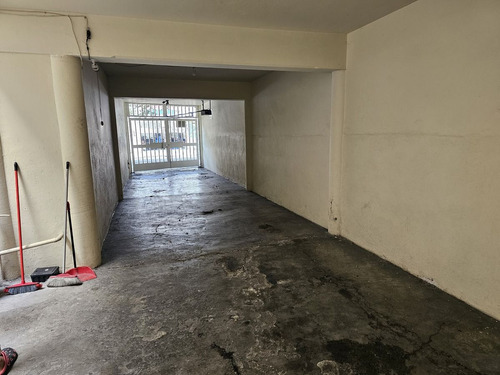 Edificio Para Remodelar Con Local Comercial