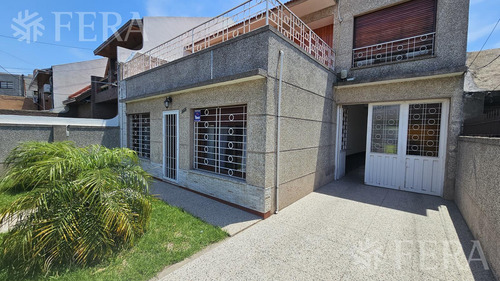 Venta De Casa De 5 Ambientes Con Cochera Y Quincho En Wilde