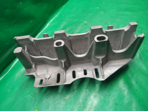 Soporte Base Riel Inyectores Renault Logan 2018 Modelo 16-20