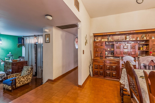 Venta Lote A 2 Cuadras De Av. La Plata Y Av. Rivadavia
