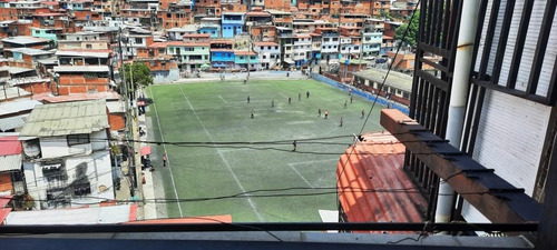 Se Vende Comodo Y Fresco Apartamento En 23 De Enero 70 M2 Sector Cristo Rey Zc