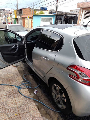 Peugeot 208 2013 1.6 16v Griffe Flex Aut. 5p
