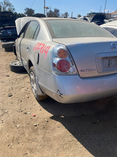 Imagen 1 de 9 de Nissan Altima 03 Refacciones Piezas Partes