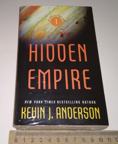 Hidden Empire - Saga Of The Seven Suns - Kevin J. Anderson