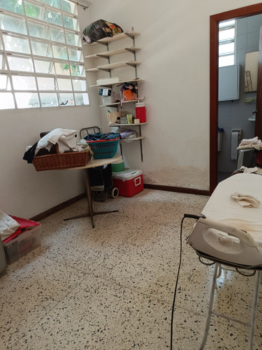 Las Palmas Calle Privada, Venta Hermosa Casa Para Remodelacion, Mas Esta Habitable, Con Un Anexo Independiente