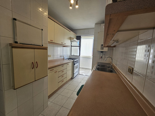 Departamento En Calle Traslaviña, A Pocas Cuadras De Alvare