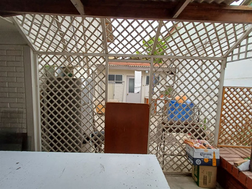 Casa En Venta De 3 Dorm. En Coquimbo