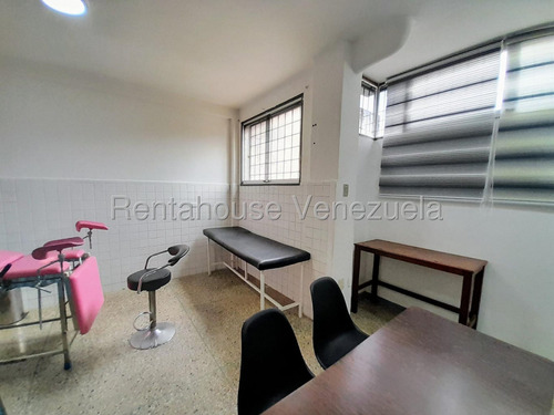 Maritza Lucena Te Ofrece En Alquiler Moderno Centro De Salud, En Centro De Barquisimeto, Nuevo Y Equipado, Cómoda Sala De Espera, Internet, Agua Constante, Tanque Subterráneo, Sin Cortes Eléctricos.