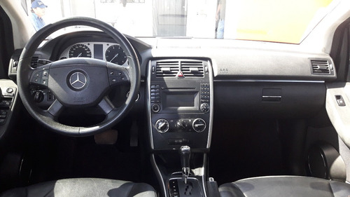 Mercedes B 180