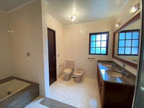 Imagem 24 de 30 de Inpla - Linda Casa, 4d(2sts),otima Localizacao, Lareira, Piscina, Gourmet! - 1733