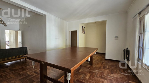 Casa En Venta 4 Dormitorios, Pileta, Cochera Triple Ideal Comercial