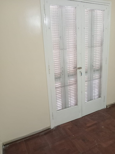 Oportunidad Unica !!!! Ph Dueño Directo. 1er Piso Al Frente Con Balcon . Dueño Vende 1er Piso Sin Expensas. La Plata. (inmobiliarias Abstenerse )