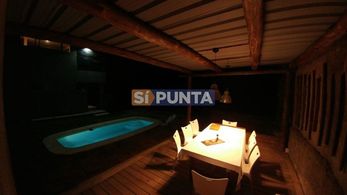 Imagen 22 de 24 de Casa En Altos De Punta Piedra Con Vista Al Mar