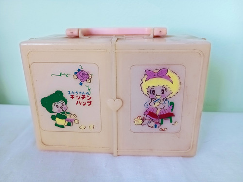 Maletinha Antiga Com Acessórios De Cozinha Para Barbie Etc